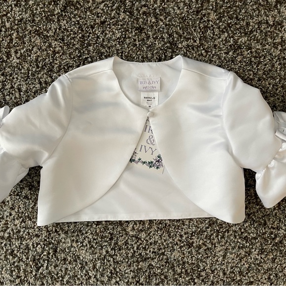 Girls White Satin Jacket/Cape NWT - Picture 3 of 4